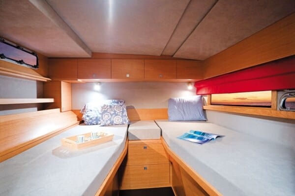 catana 50 cabin