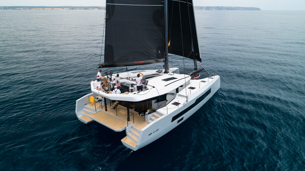 catamaran mcm 52